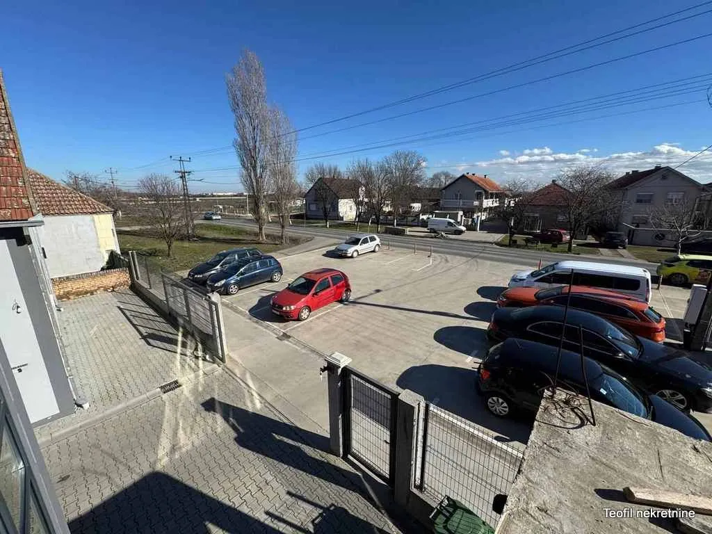 Sale, office space, 2000m², Stara Pazova, Srbija