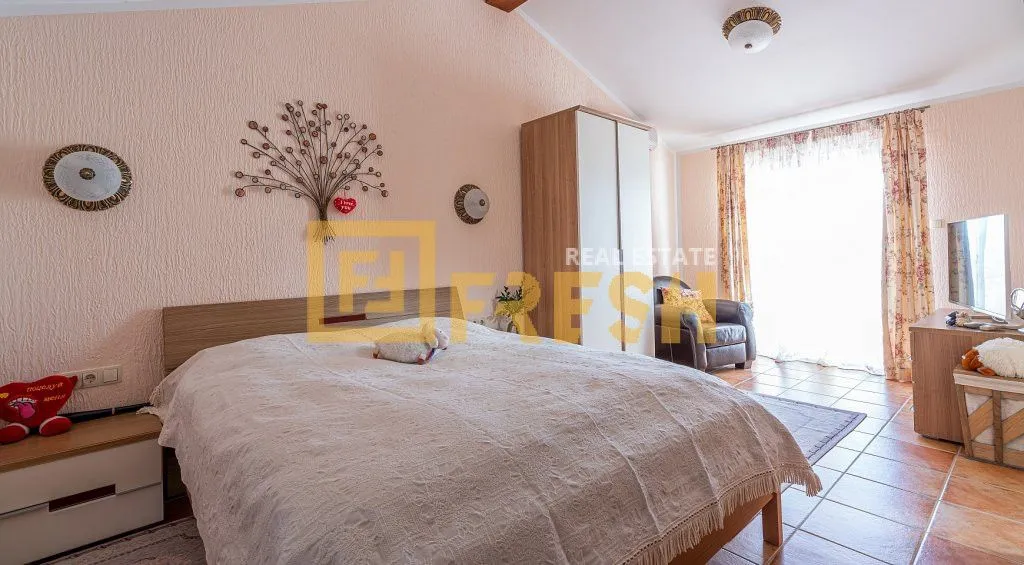 Sale, house, 240m², Kotor, Crna Gora