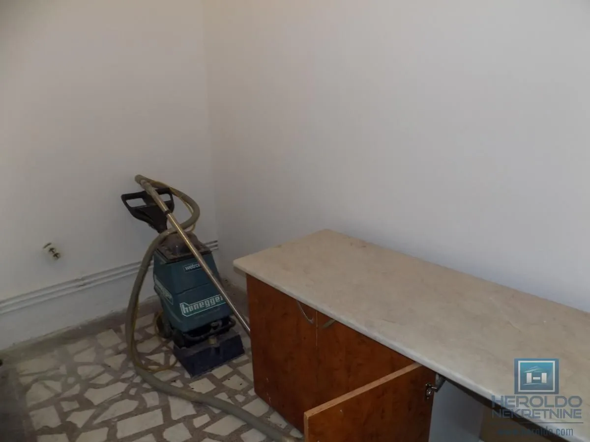 Rent, office space, 1500m², Donje Vidovo, Paraćin