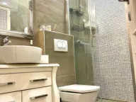 Rent, three bedroom apartment, 110m², Budva, Crna Gora - image 8