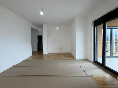 Izdavanje, poslovni prostor, 261m², Stari Aerodrom, Podgorica - image 12