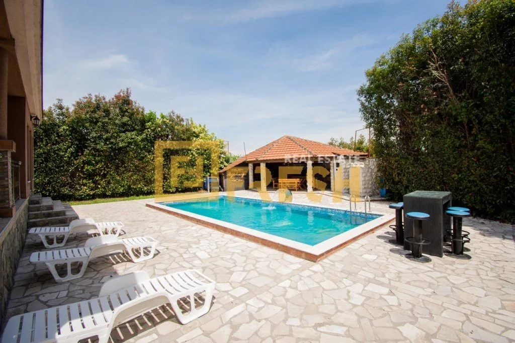 Rent, house, 330m², Zeta, Podgorica