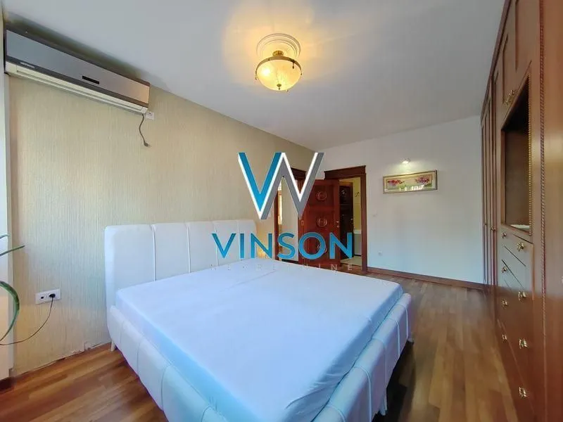 Izdavanje, četvorosoban stan, 115m², Centar, Novi Sad