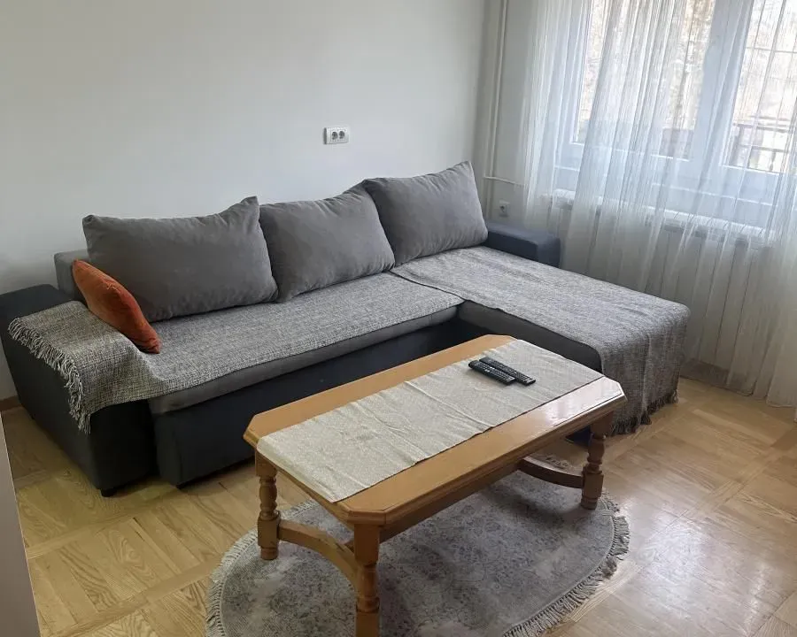 Izdavanje, trosoban stan, 55m², Čukarica, Beograd