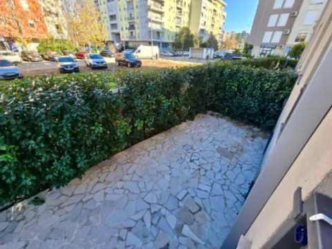 Izdavanje, jednosoban stan, 45m², Blok 9, Podgorica - image 8