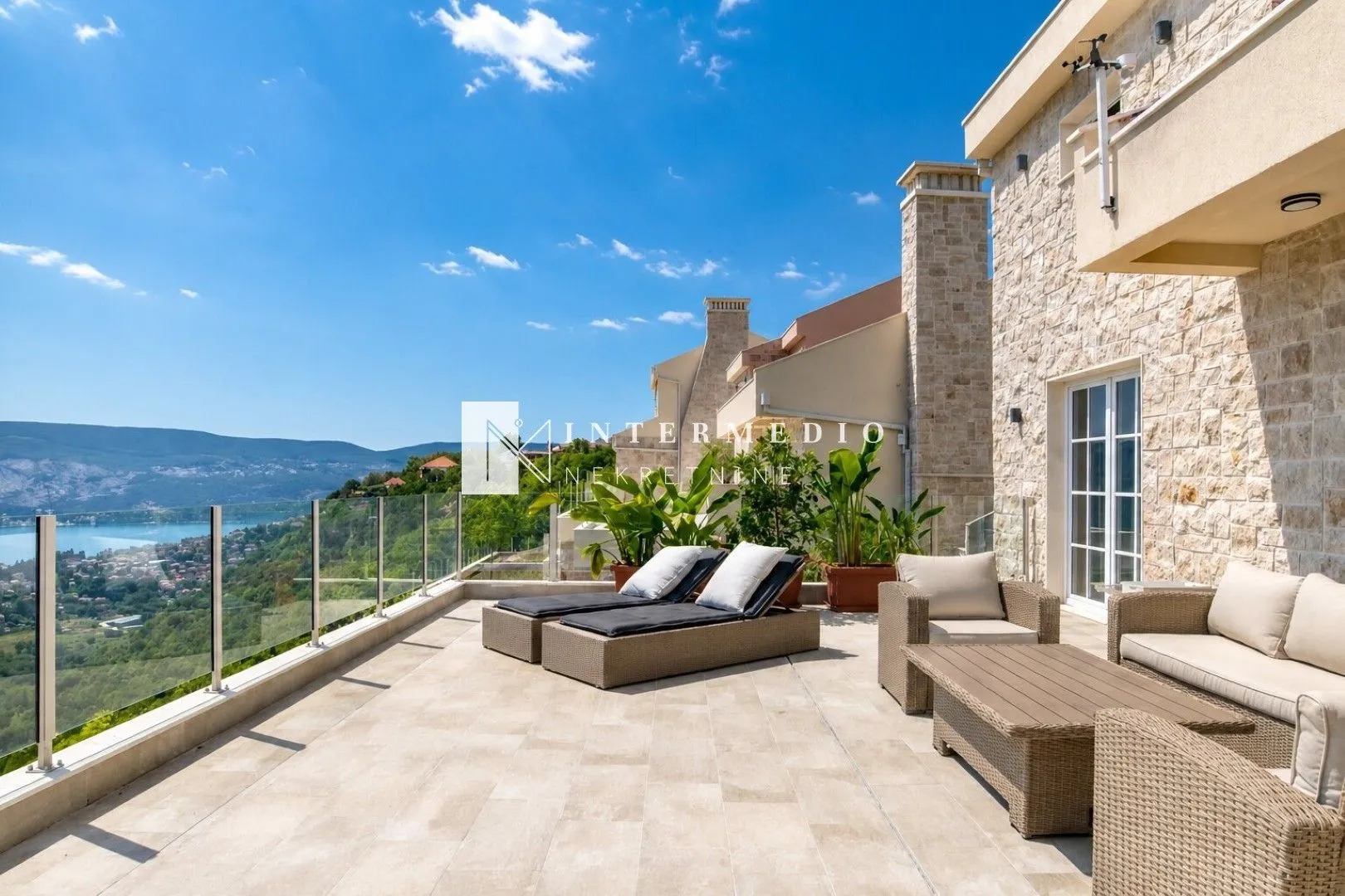 Sale, house, 230m², Podi, Herceg Novi