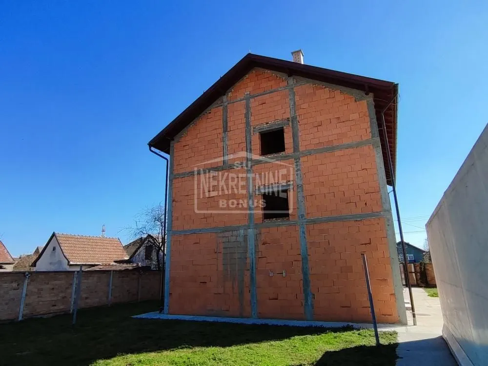 Prodaja, kuća, 505m², Novo Selo, Subotica