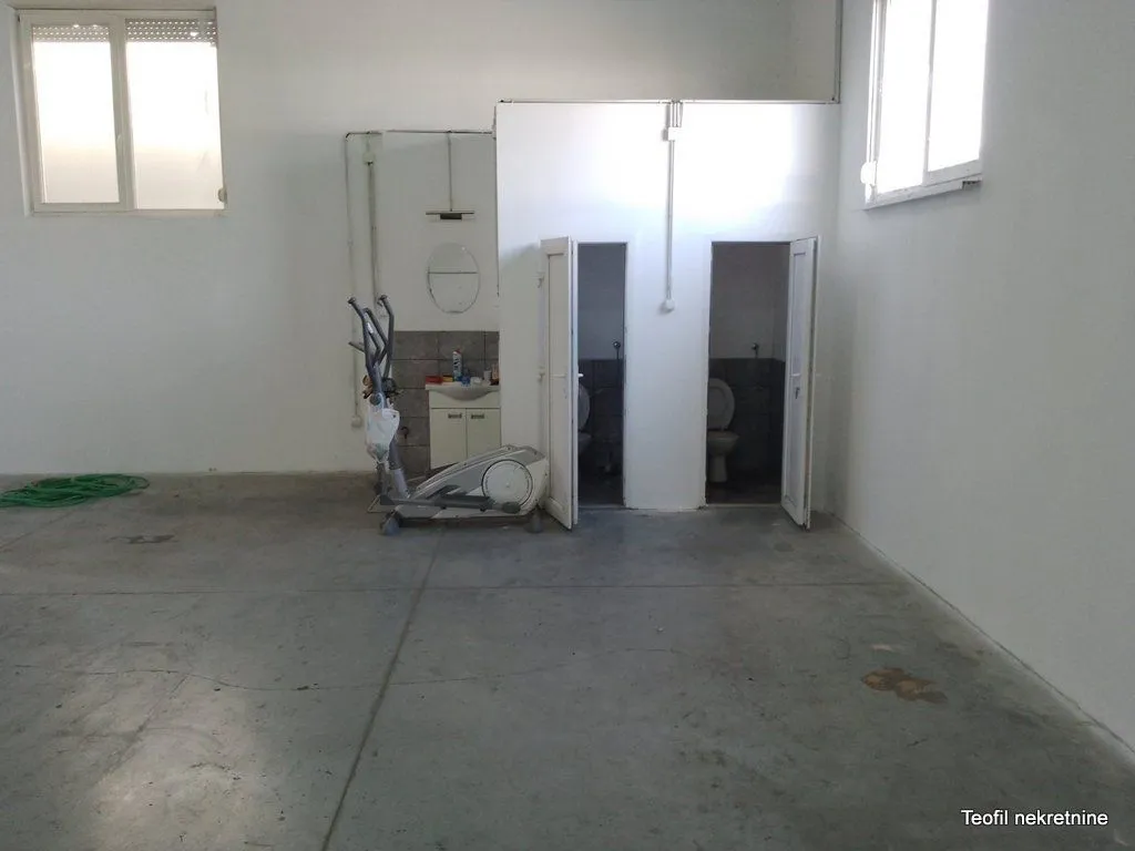 Rent, office space, 305m², Galenika, Beograd