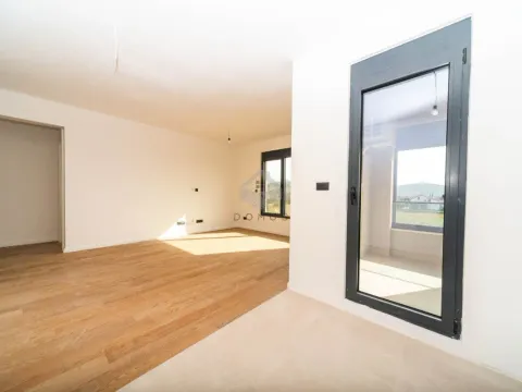 Prodaja, dvosoban stan, 85m², Donja Gorica, Podgorica - image 2