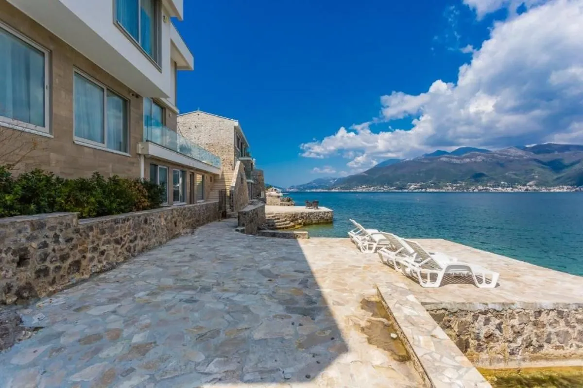 Sale, house, 240m², Krašići, Tivat