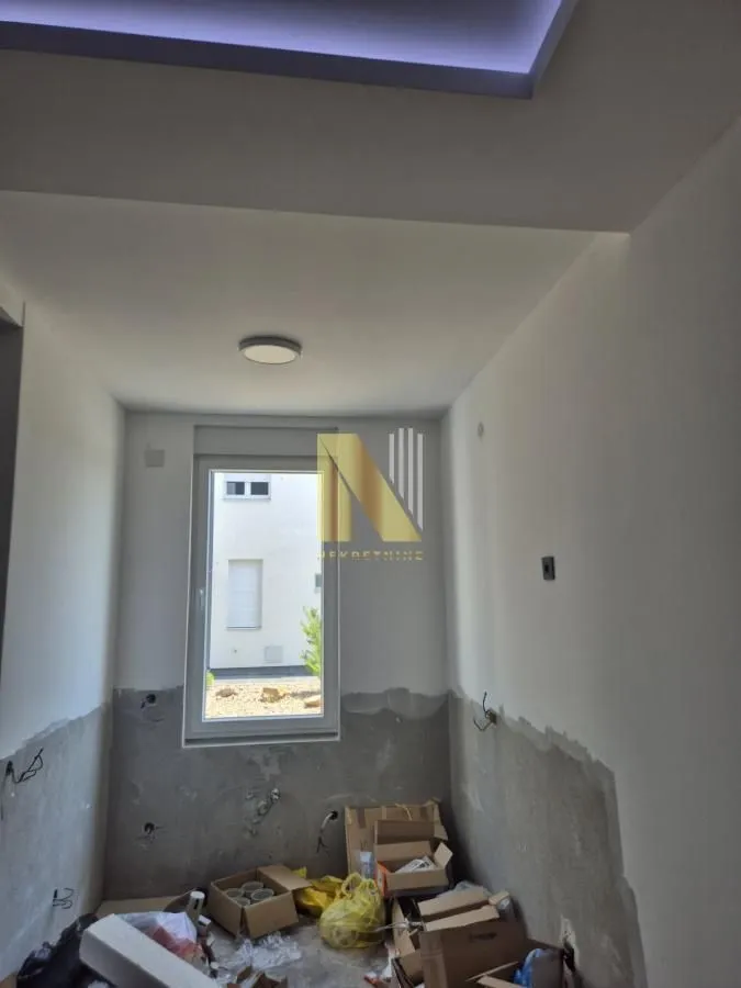 Prodaja, stan, 148m², Vidovdansko naselje, Novi Sad Sve Podlokacije