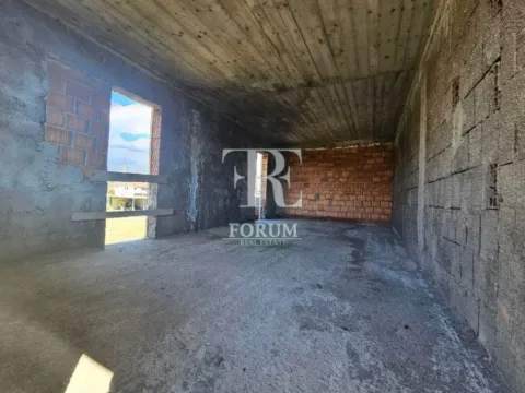 Izdavanje, poslovni prostor, 700m², Karaburško Polje, Podgorica - image 9