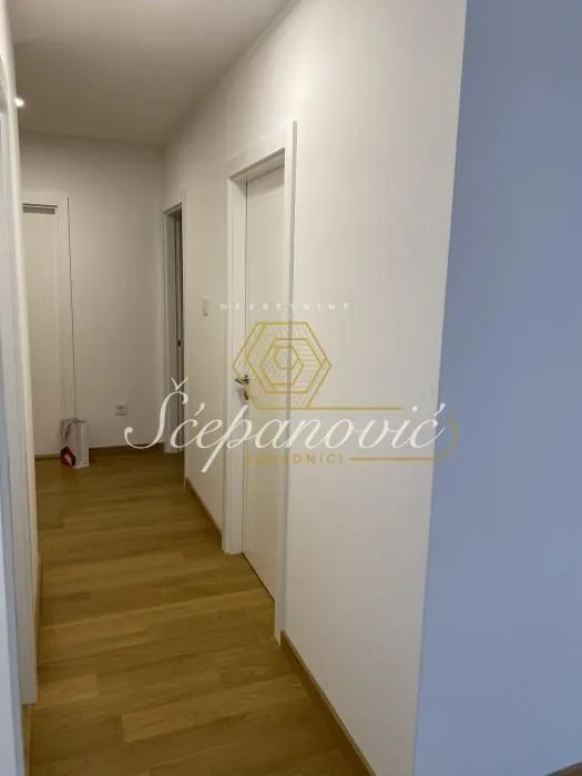 Izdavanje, trosoban stan, 65m², Rotkvarija, Novi Sad Sve Podlokacije