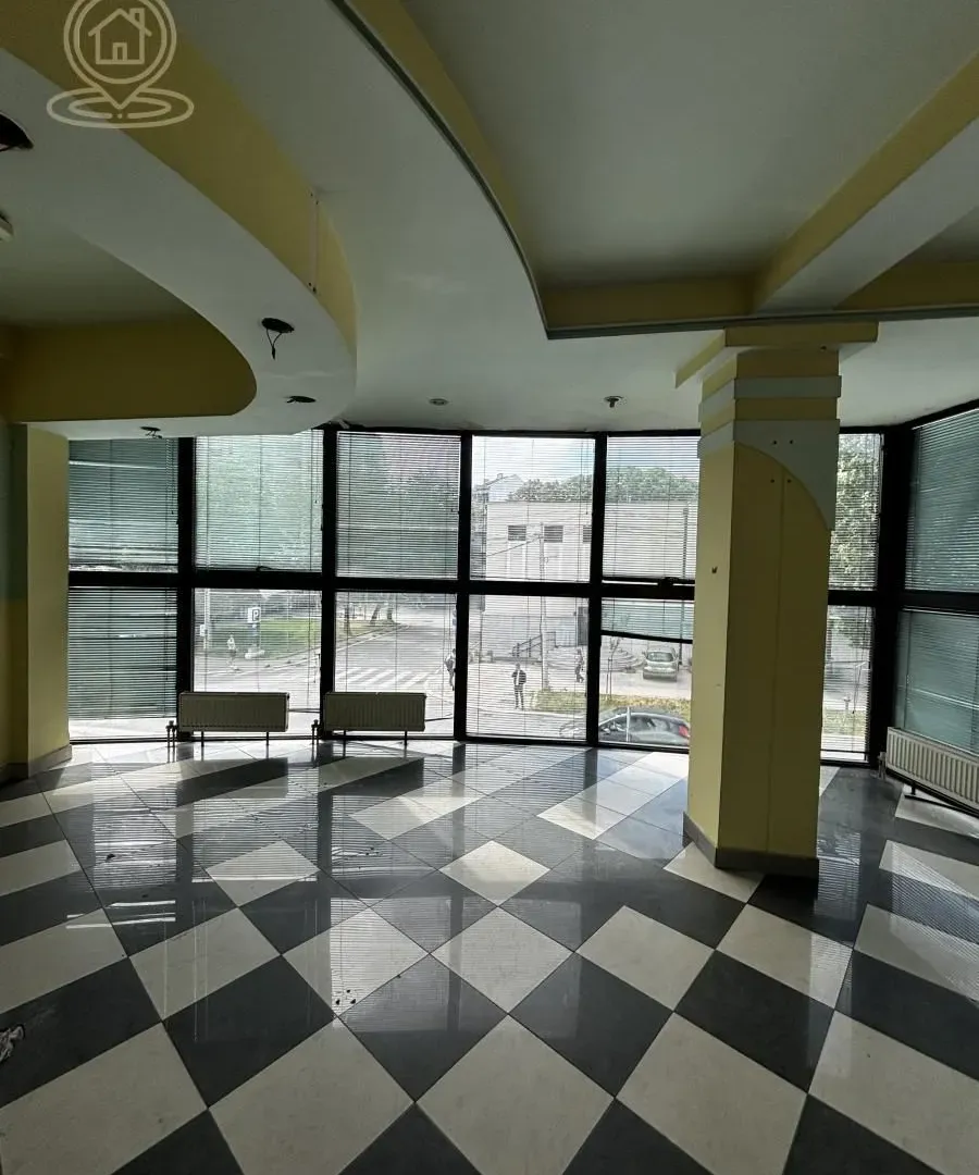 Rent, office space, 450m², Marger, Niš