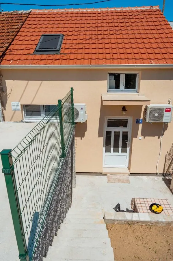 Rent, house, 50m², Tivat, Crna Gora