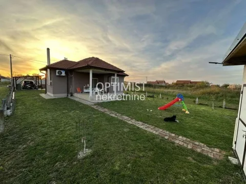 Sale, house, 110m², Zemun Ugrinovci, Zemun Sve Podlokacije - image 2