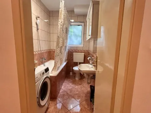 Rent, two bedroom apartment, 100m², Kalimanj, Tivat - image 7