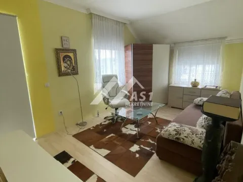 Izdavanje, kuća, 400m², Veternik, Novi Sad Sve Podlokacije - image 8