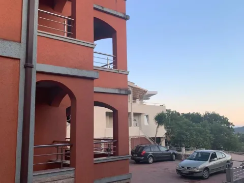 Rent, two bedroom apartment, 73m², Bečići, Budva - image 10