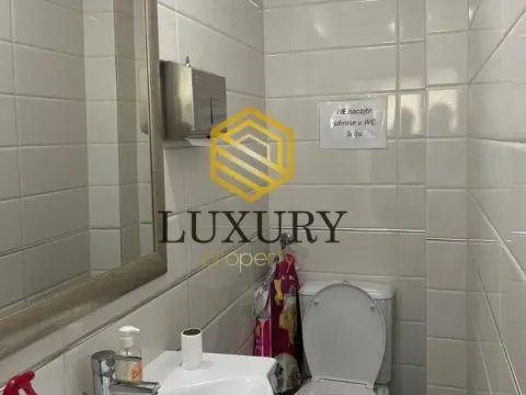 Izdavanje, poslovni prostor, 160m², Kod Big Fashion-a, Podgorica - image 4