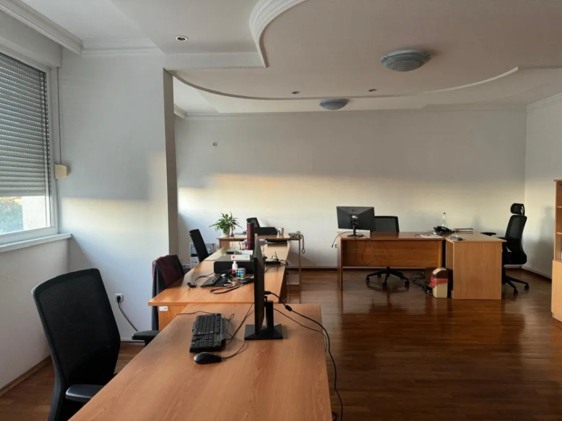 Rent, office space, 84m², Autobuska stanica, Podgorica