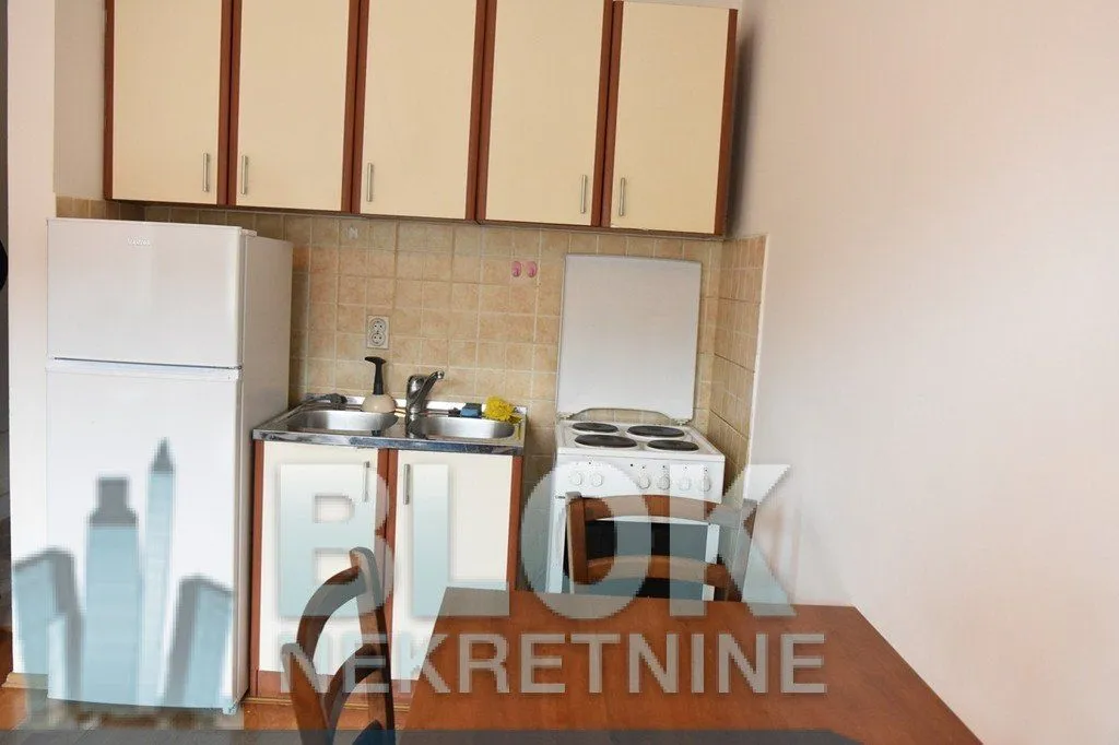 Izdavanje, jednosoban stan, 38m², Pobrežje, Podgorica