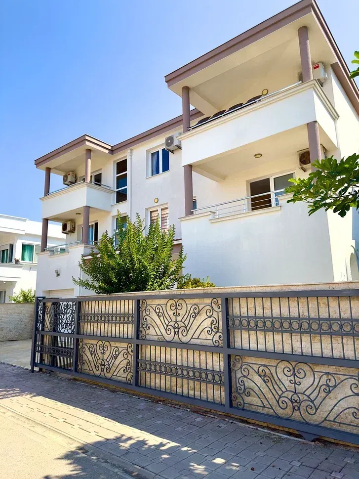Prodaja, kuća, 702m², Centar, Ulcinj