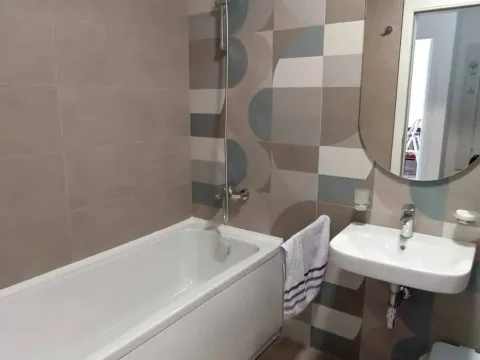 Izdavanje, jednosoban stan, 42m², Pobrežje, Podgorica - image 13