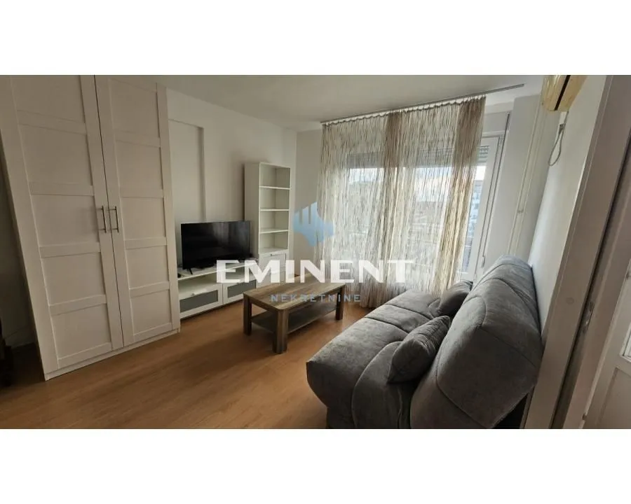 Izdavanje, jednosoban stan, 44m², Stari Grad, Beograd