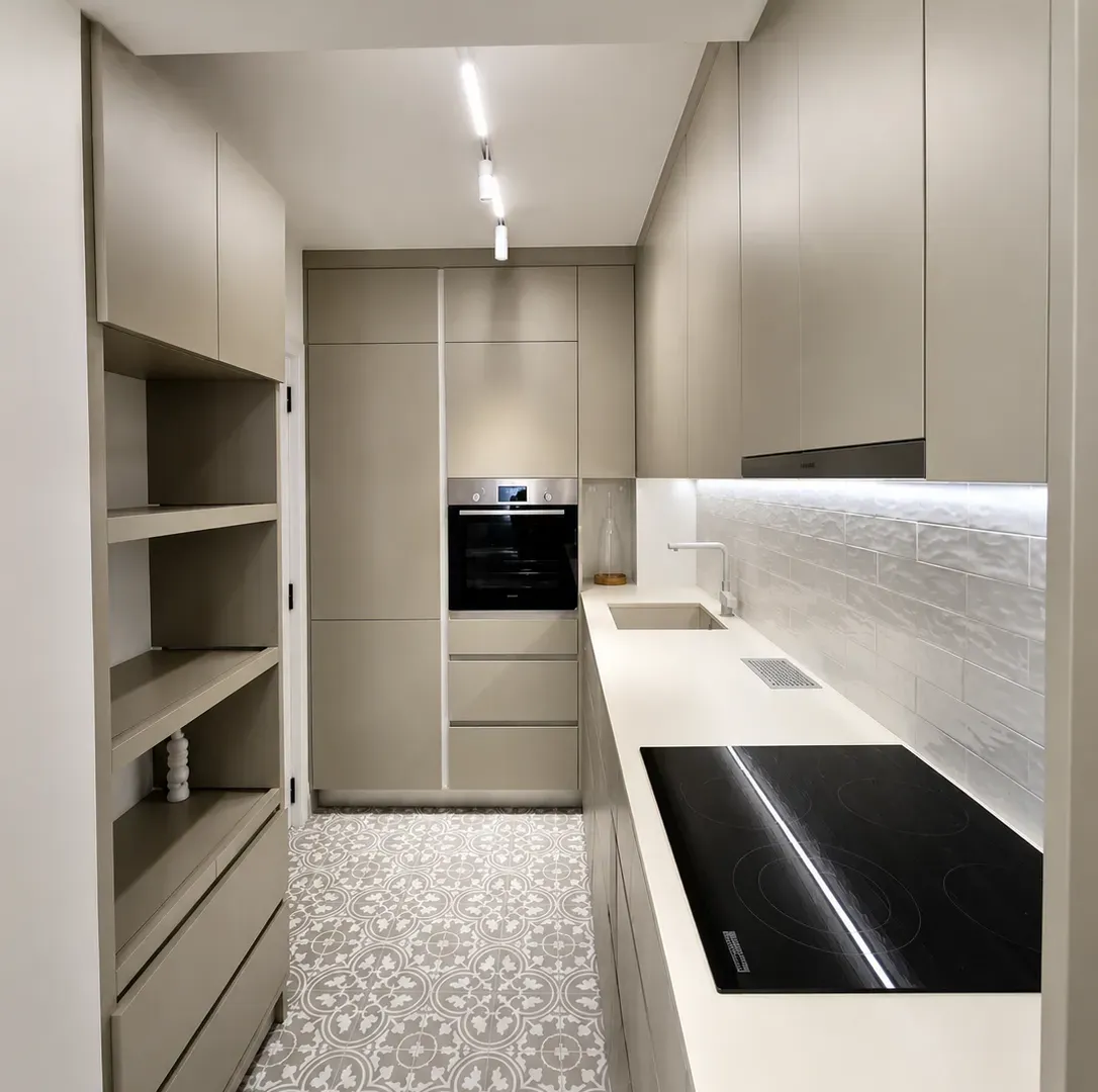 Prodaja, dvosoban stan, 70m², Centar, Tivat