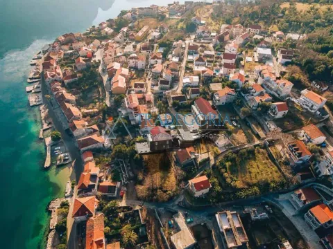 Prodaja, jednosoban stan, 132m², Prčanj, Kotor - image 2