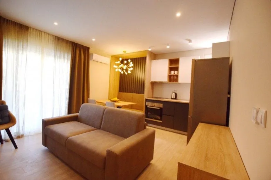 Izdavanje, jednosoban stan, 50m², Mažina, Tivat