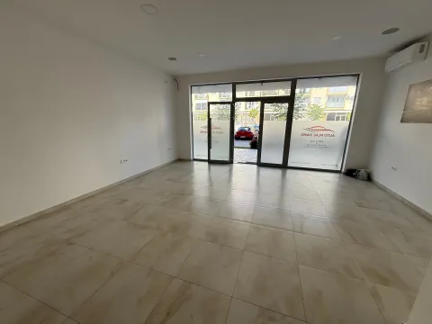 Rent, office space, 42m², Pobrežje, Podgorica - image 2