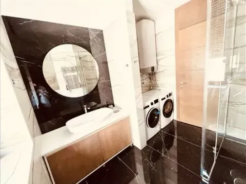 Izdavanje, četvorosoban stan, 140m², Stari Grad, Beograd - image 12