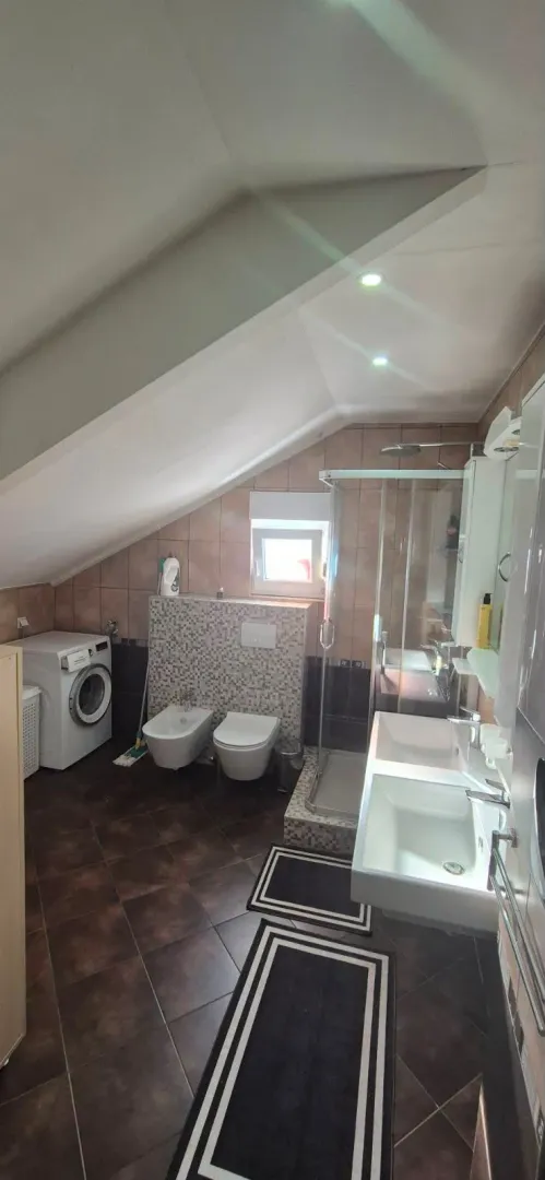 Izdavanje, stan, 100m², Zagorič, Podgorica