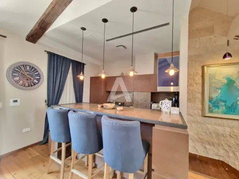 Sale, three bedroom apartment, 192m², Stari Grad, Budva - image 26