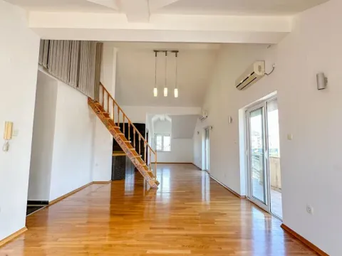 Izdavanje, trosoban stan, 137m², Stari Aerodrom, Podgorica - image 4