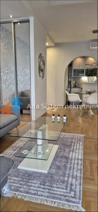 Izdavanje, dvosoban stan, 54m², Vračar Sve Podlokacije, Beograd