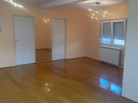 Rent, three bedroom apartment, 62m², Višnjica, Palilula Sve Podlokacije - image 4