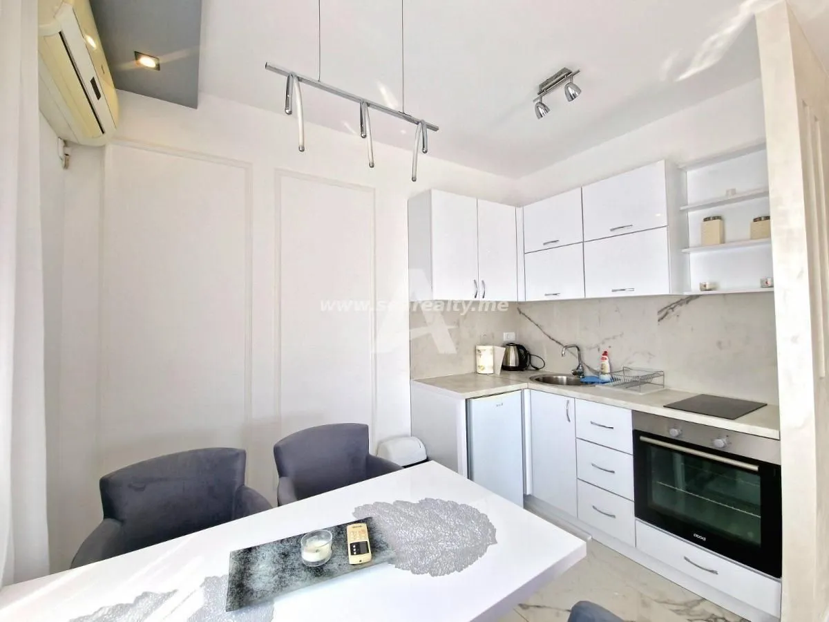 Rent, house, 300m², Krimovica, Kotor