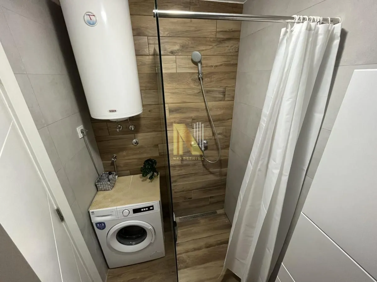 Izdavanje, dvosoban stan, 43m², Sajmište, Novi Sad