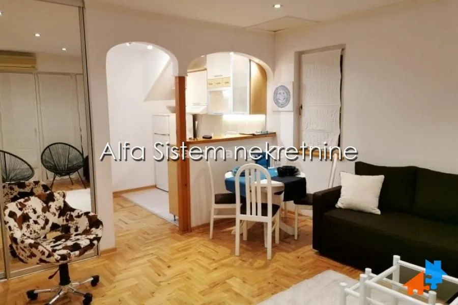 Rent, two bedroom apartment, 54m², Kalenić Pijaca, Vračar Sve Podlokacije