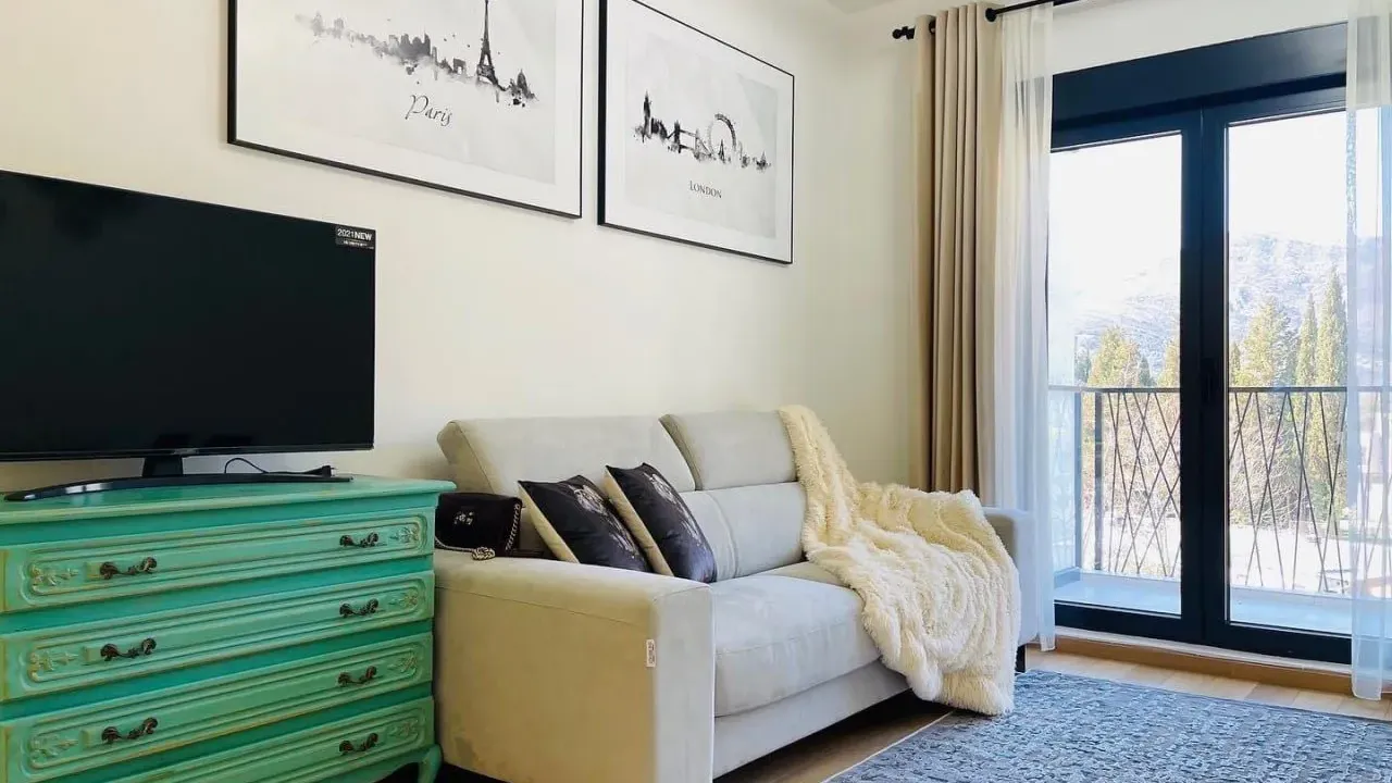 Izdavanje, jednosoban stan, 50m², Donja Lastva, Tivat