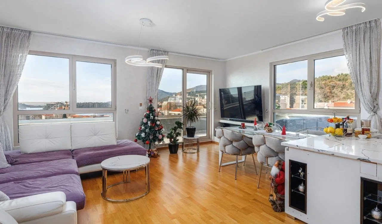 Sale, three bedroom apartment, Bečići, Budva