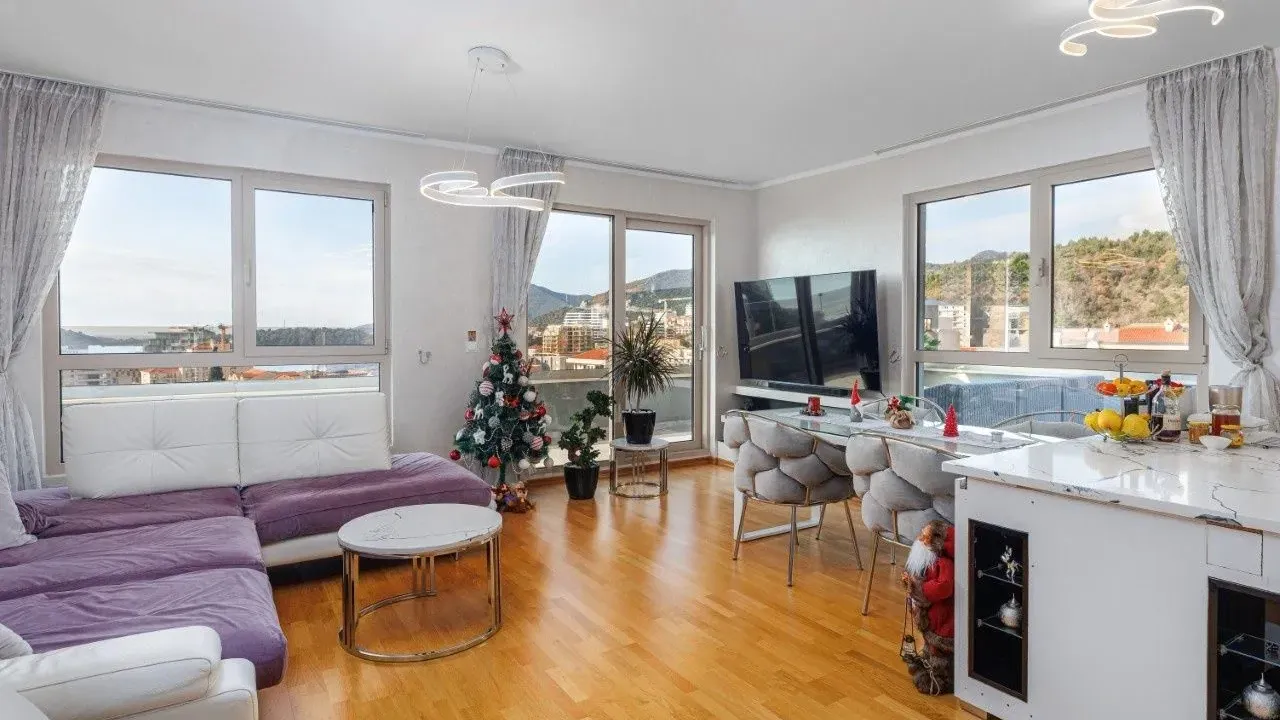 Sale, three bedroom apartment, Bečići, Budva