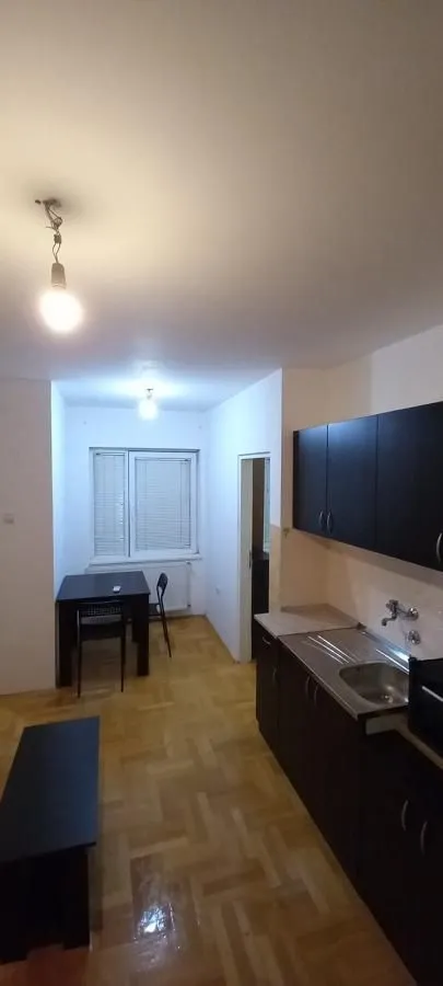 Izdavanje, jednosoban stan, 40m², Centar, Niš