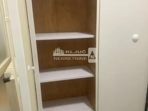 Rent, two bedroom apartment, 70m², Kalenić Pijaca, Vračar Sve Podlokacije - image 7