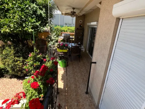 Prodaja, kuća, 200m², Donja Gorica, Podgorica - image 22