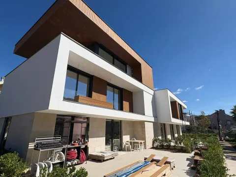 Prodaja, dvosoban stan, 6177m², Tivat, Crna Gora - image 4