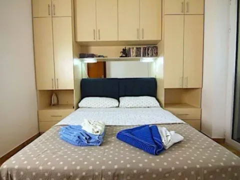 Sale, one bedroom apartment, 42m², Dobrota, Kotor - image 2